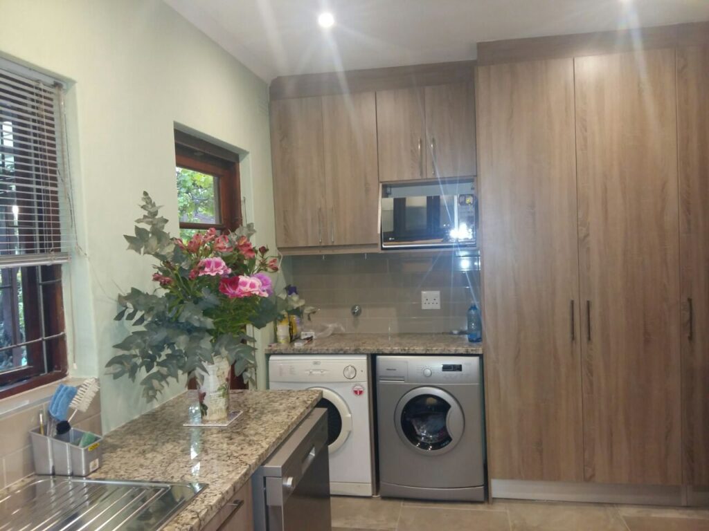 Classic-Kitchen-with-granite-tops