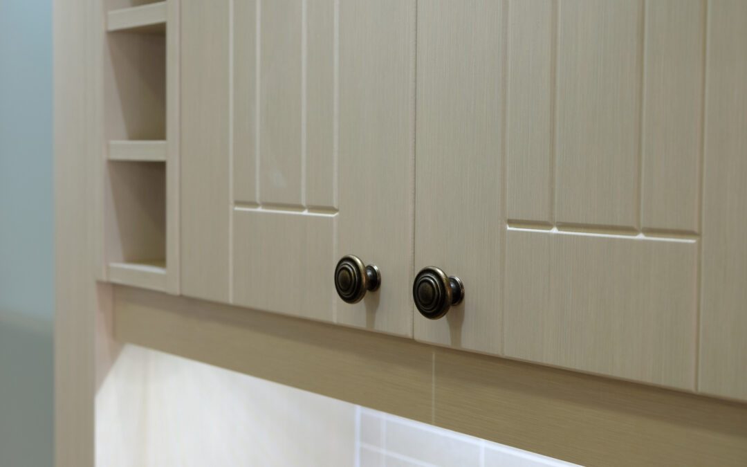 Farmstyle kitchen with Lustrolite backsplashes