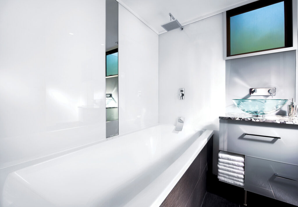 Lustrolite-Arctic-bathroom
