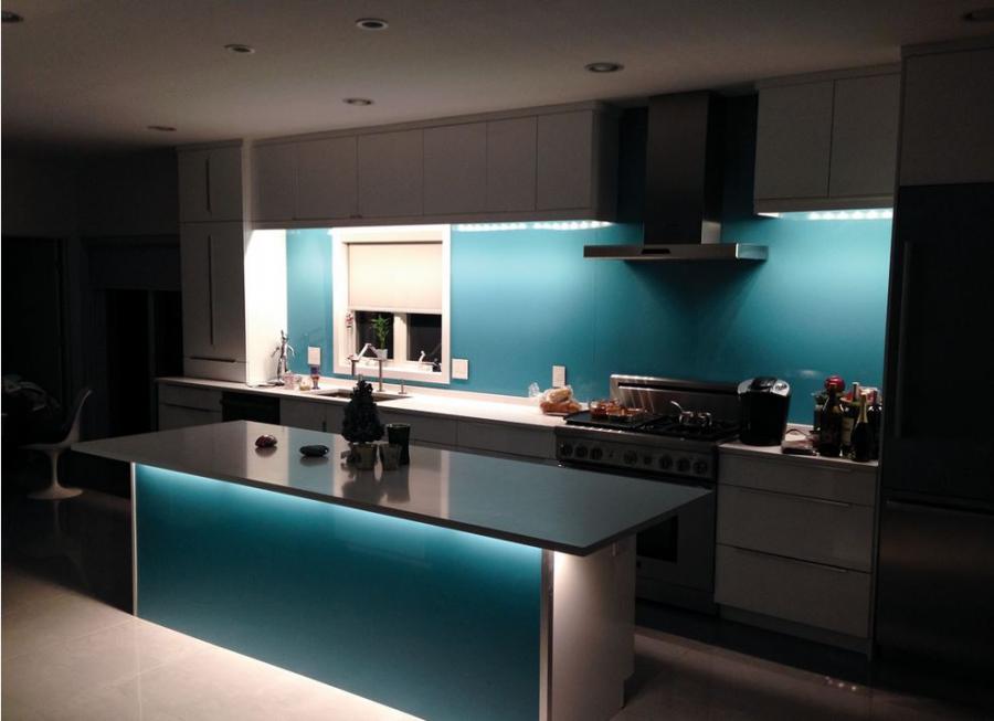 Lustrolite seamless backsplashes