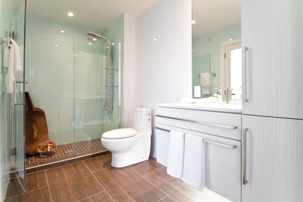 Lustrolite-Glacier-bathroom-2