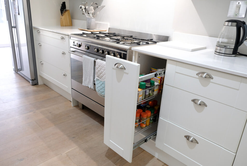 Smooth-White-Pullout-Spice-Rack