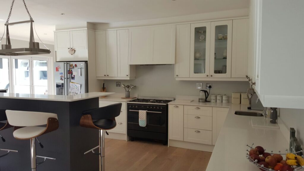 Two-Tone-Island-And-Cooking-Area-2